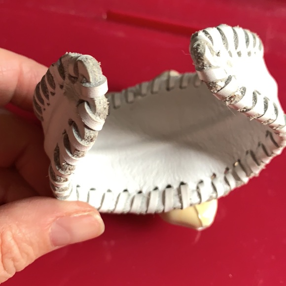 White leather adjustable cuff & ceramic Beads OOAK - Picture 6 of 7